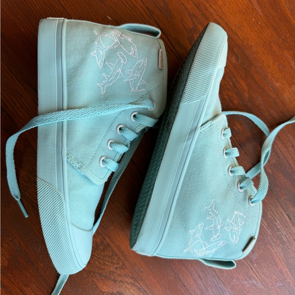 Bangs Lace-Up Ocean Themed High Top Sneakers